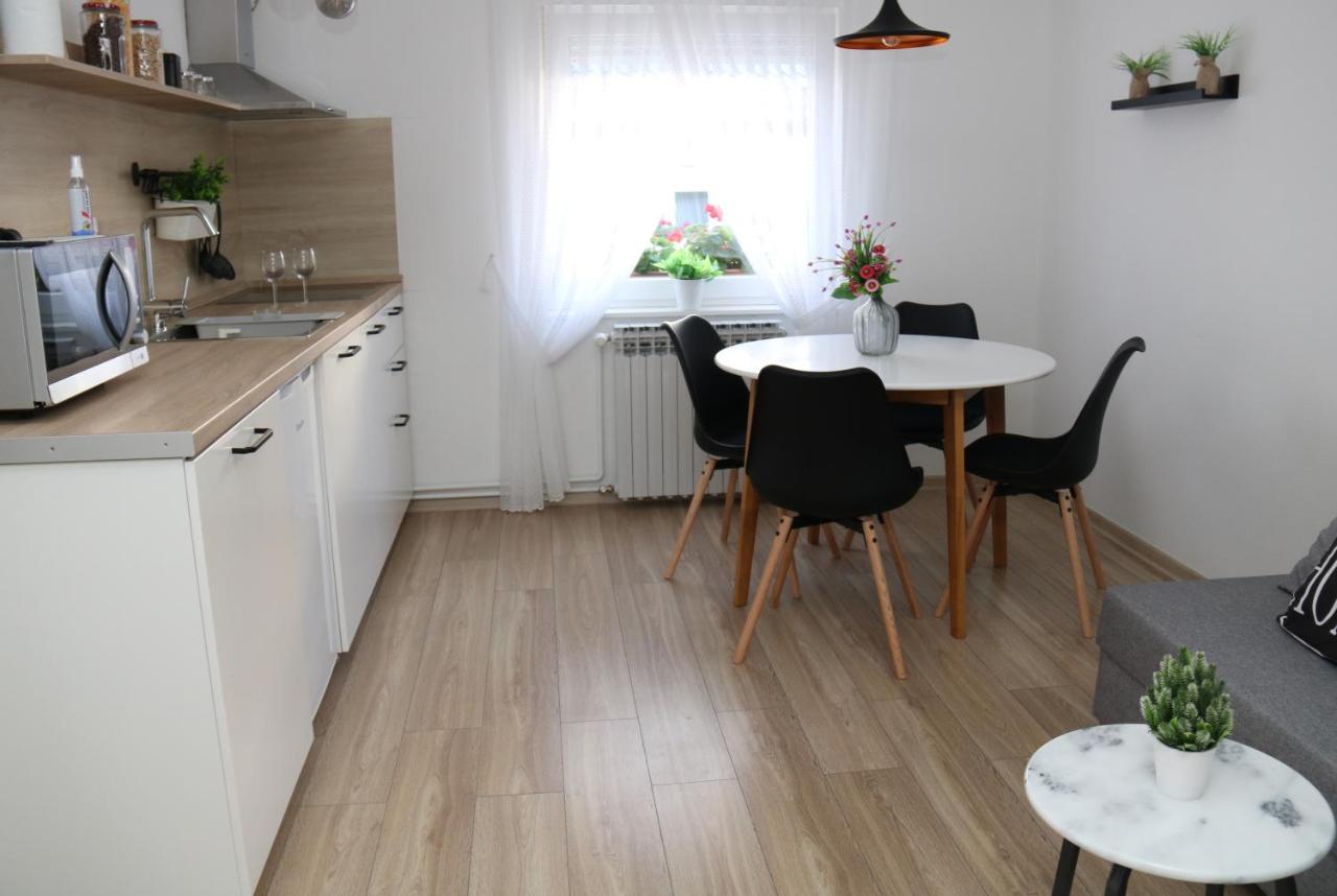 Apartman Relax Ðakovo Eksteriør bilde